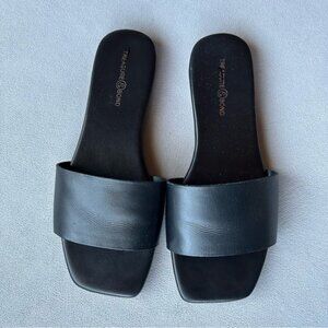 Treasure  Bond ~ Sawyer Sandal ~ Womens Size 6 ~ Black